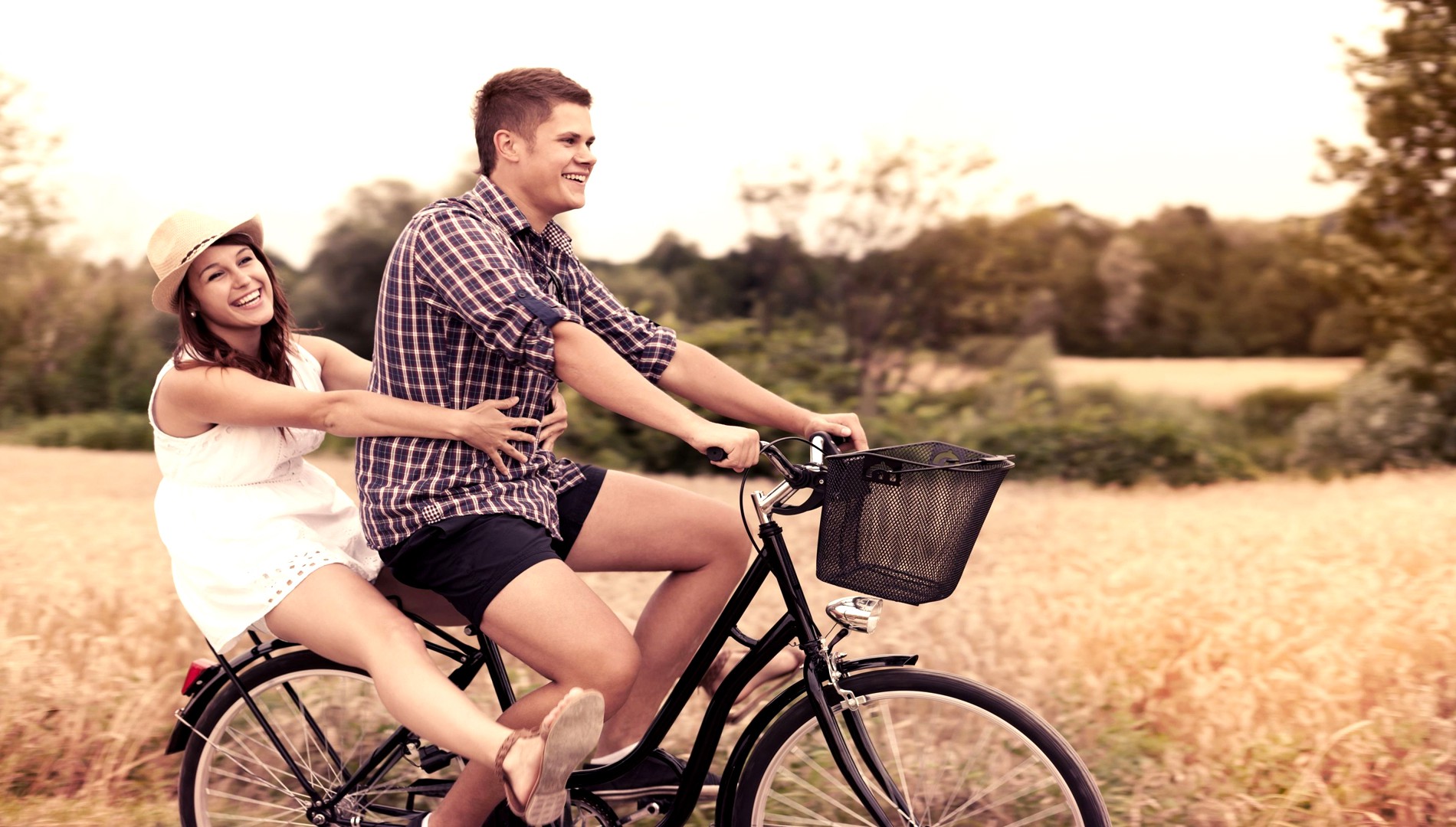 Couple-Love-Laughing-Mood-Cycle-HD-Wallpapers - Eligible Magazine